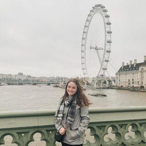 Meet your Posher, Hannah